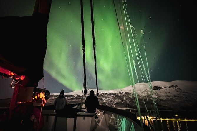 Luxury Northern Lights Yacht Cruise with Hot Tub from Tromsø - The hot tub, shower, and changing routine