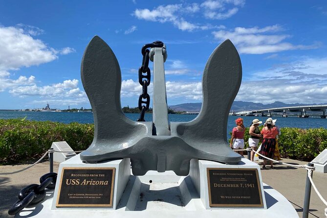 Luxury Pearl Harbor USS Arizona Memorial Small Group Tour - The return through Honolulu