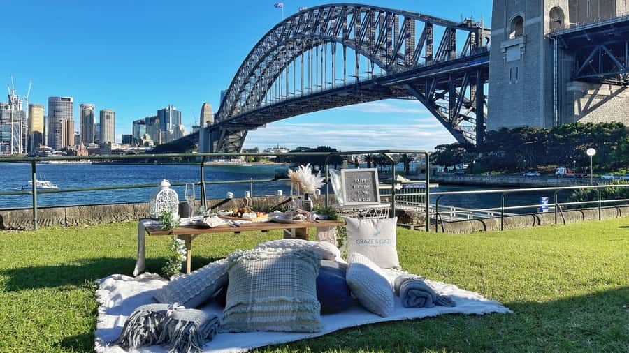 Luxury Picnic for 2 with Sydney Harbour Views at Kirribilli - Key points at a glance