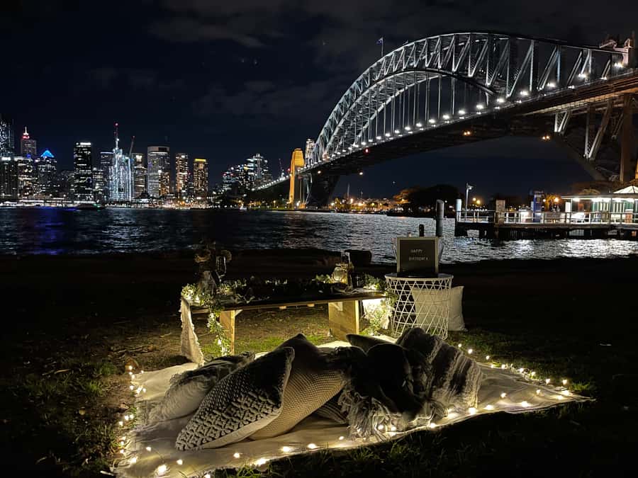 Luxury Picnic for 2 with Sydney Harbour Views at Kirribilli - Copes Lookout puts Sydney’s icons on your table