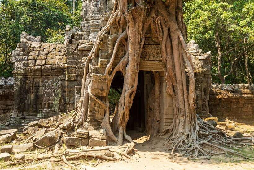Luxury Private 2-Day Angkor Wat with English or German Guide - The One-Day Alternative