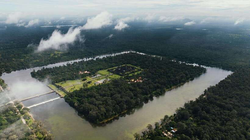 Luxury Private 2-Day Angkor Wat with English or German Guide - Should You Book It?