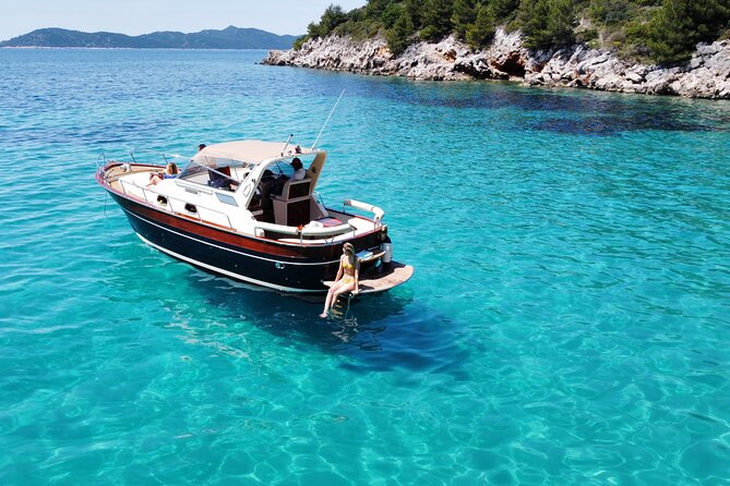 Luxury Private Boat Tour to Elaphiti Islands - Elafiti villages and a lunch stop on land