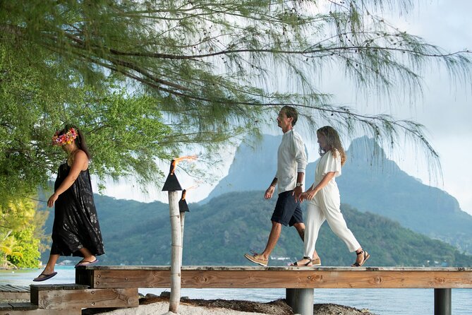 Luxury Private Sunset Cruise and Motu Dinner in Bora-Bora - Sunset views from a private boat