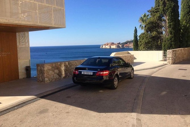 Luxury private transfer: Dubrovnik airport to Dubrovnik - Flight delays, schedule changes, and important limits