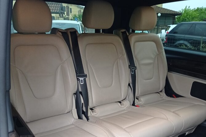 Luxury Private Transfer from/to Fiumicino Airport to Rome Center - Sedan or minivan: choose by luggage, not just headcount