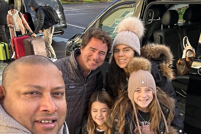 Luxury Private Transfers in Paris Airport - What the airport pickup feels like for families