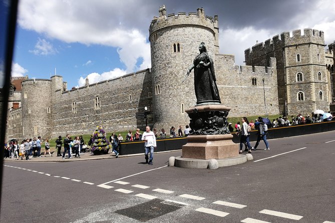 Luxury Private Vehicle Day Hire from & to London via Stonehenge & Windsor Castle - Who will enjoy this day most