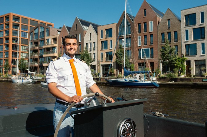 Luxury Shared Canal Tour with live guide - The cancellation concern