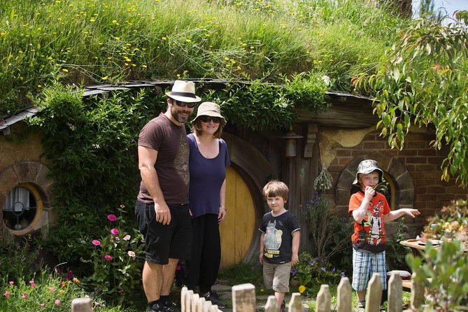 Luxury Small group tour from Auckland to Hobbiton Movie Set - Why the early start can work in your favor
