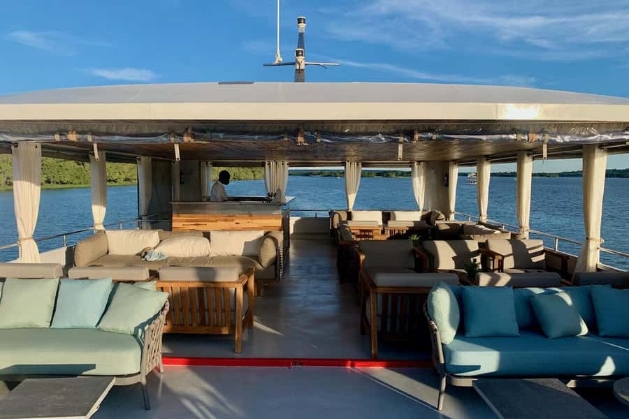 Luxury Sunset Dinner Cruise with 4-Course Meal - Key points at a glance