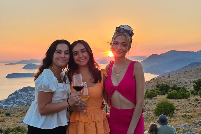 Luxury Sunset Tour with Wine Tasting - Key points at a glance
