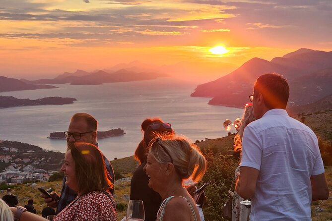 Luxury Sunset Tour with Wine Tasting - What $102.12 per person really buys