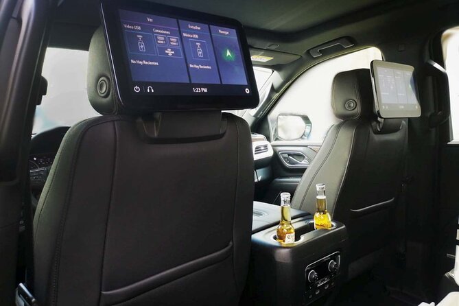 Luxury Suv Departures from Cancun Hotel Zone to Airport - The 45-minute ride to Cancun International Airport