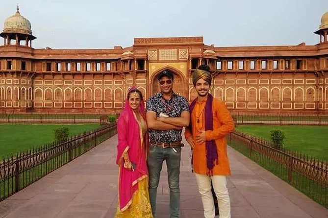 Luxury Taj Mahal Tour By Luxury Car From Delhi With 5 Star Lunch - Two hours at the Taj Mahal
