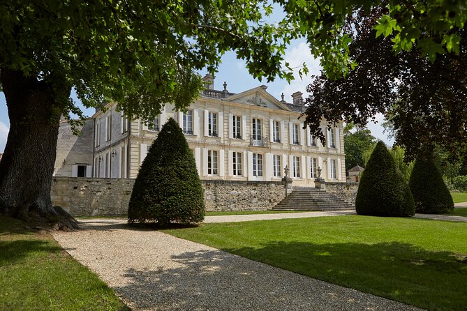 Luxury Tour of Château de La Dauphine - Key points at a glance