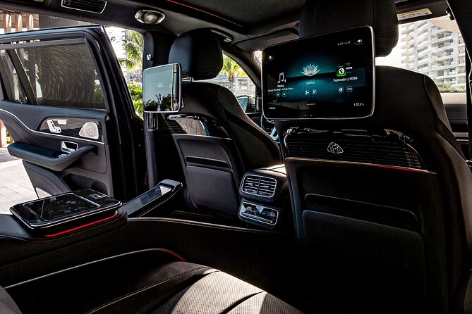 Luxury Transfers in a Mercedes Maybach GLS 600 - The 30-minute ride to the Hotel Zone