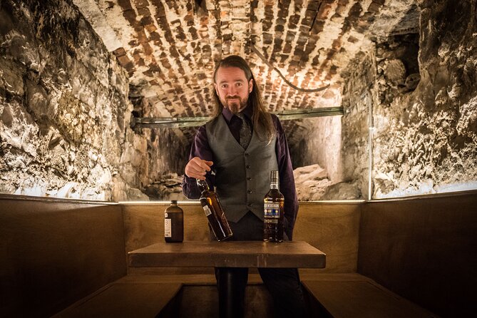 Luxury Whisky Tasting in Edinburgh's Underground Vaults | 90min - The guides make or break this tasting