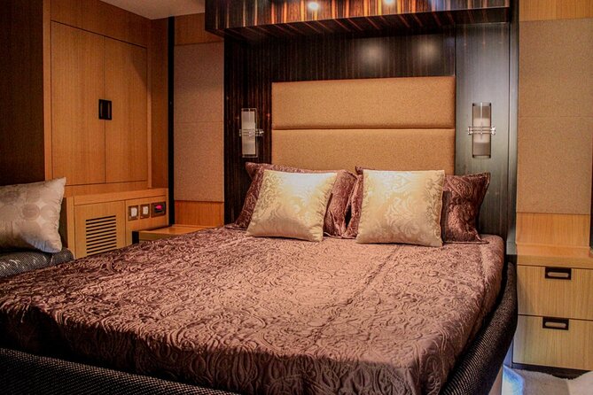 Luxury Yacht Dubai - Book 56 ft Yacht Cruise up to 24 people - Atlantis The Palm and the Palm Jumeirah coast