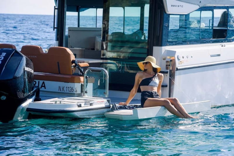 Luxury Yacht Experience Semi-Private North East - Who will get the most from this yacht experience