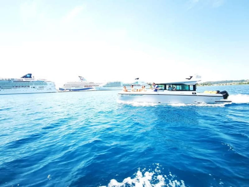 Luxury Yacht Experience Semi-Private North East - Leaving from D-Marin in Gouvia