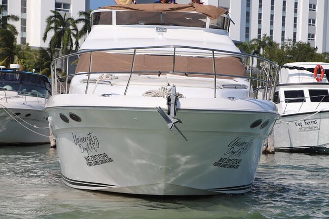 Luxury Yacht in Paradise and snorkel by Isla Mujeres - The crew and optional photography