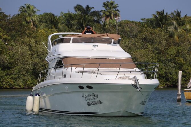 Luxury Yacht in Paradise and snorkel by Isla Mujeres - Choosing between a short cruise and a six-hour day