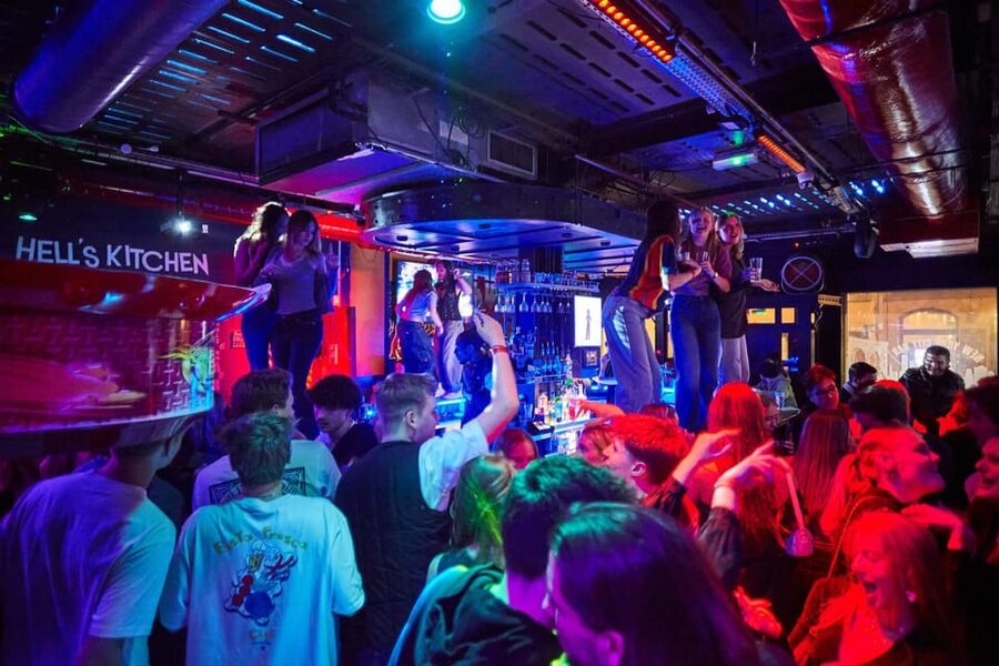 Lyon: Riviera Bar Crawl Party with Free Shots and Vip Entry - Key points to know before booking