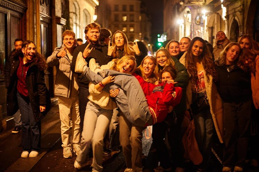 Lyon: Riviera Bar Crawl Party with Free Shots and Vip Entry - Drink deals and the free shot offer