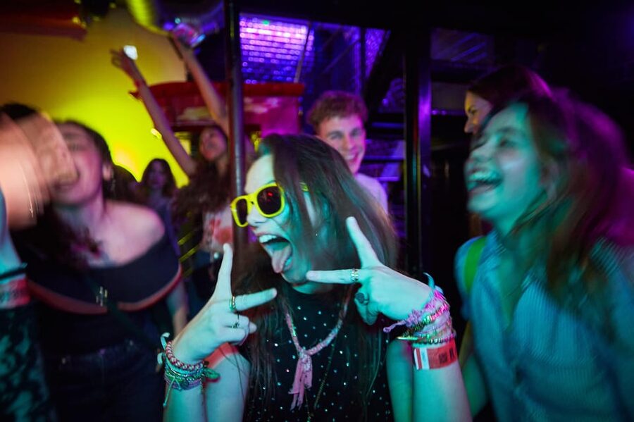 Lyon: Riviera Bar Crawl Party with Free Shots and Vip Entry - Who should book, and who should skip it