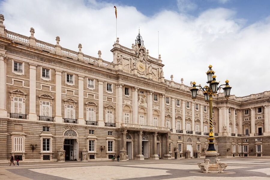 Madrid: Royal Palace VIP Tour with Skip-the-Line Ticket - Why the Royal Palace deserves a place on your Madrid list