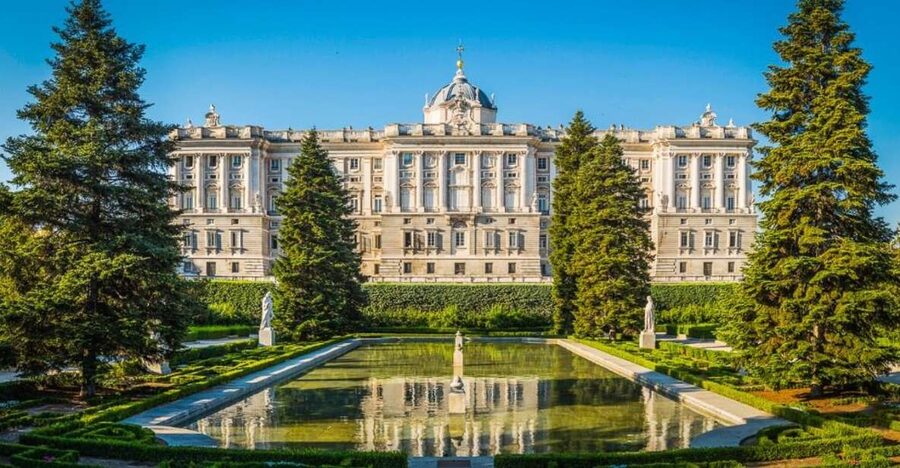 Madrid: VIP Private visit to Royal Palace and Prado Museum - The Royal Armory and its medieval equipment