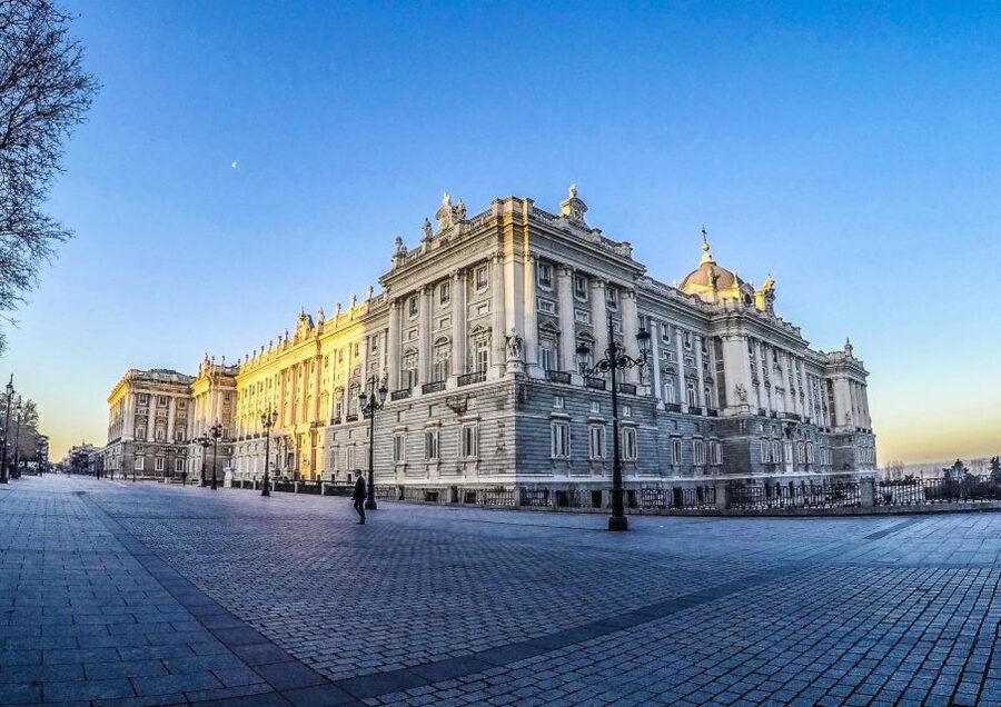 Madrid: VIP Private visit to Royal Palace and Prado Museum - Seeing the Prado with an art specialist