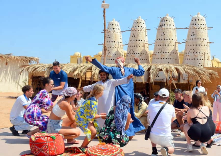 Makadi Bay: BADU Luxury Bedouin Dinner Experience & Stargaze - Tea, coffee, and a calm desert welcome