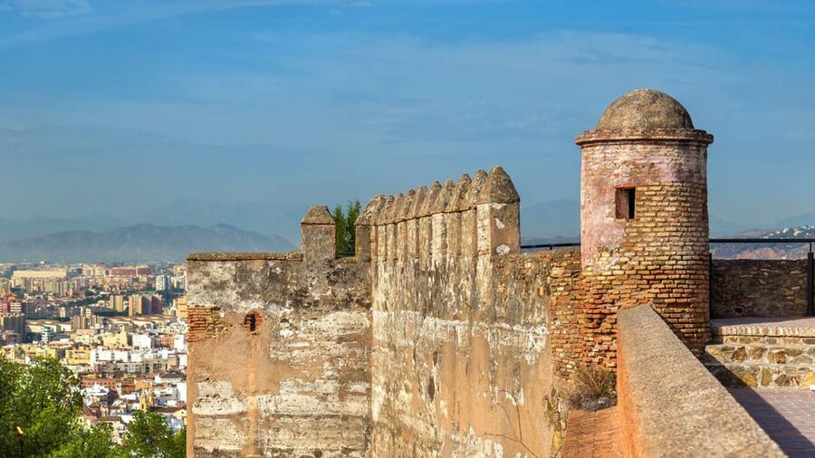 Malaga: VIP private Tuk Tuk tour - From La Malagueta Beach to Baños del Carmen