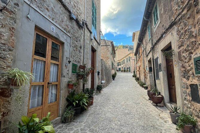 Mallorca Full-Day VIP Tour: Valldemossa, Deià & Sóller Experience - Son Marroig: a quiet opening above the coast