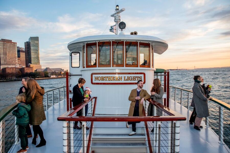 Manhattan: Statue and Skyline Cruise Aboard a Luxury Yacht - Key points to know before booking
