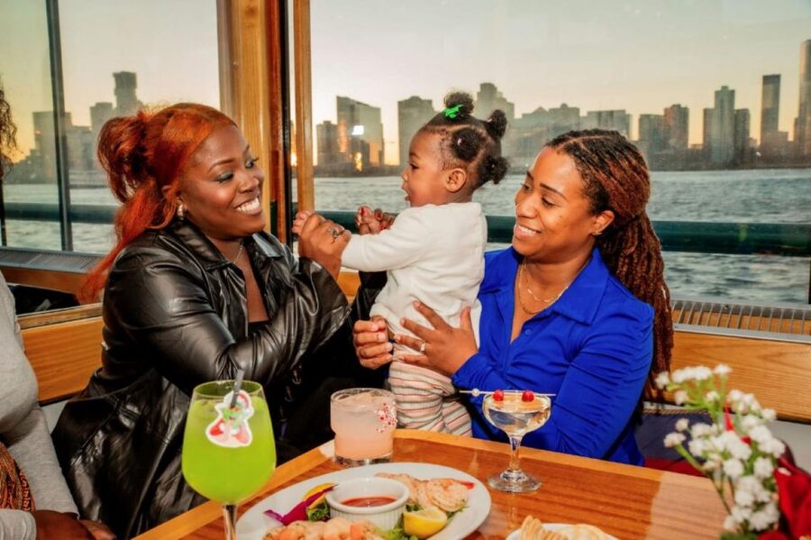 Manhattan: Statue and Skyline Cruise Aboard a Luxury Yacht - Price and value at $60 per person
