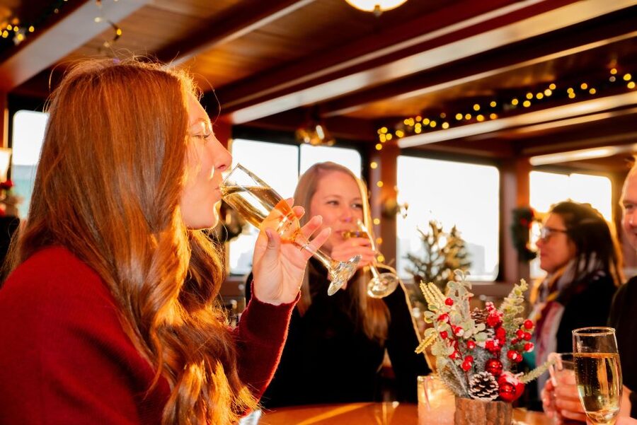 Manhattan: Statue and Skyline Cruise Aboard a Luxury Yacht - Starting at Chelsea Piers and settling in