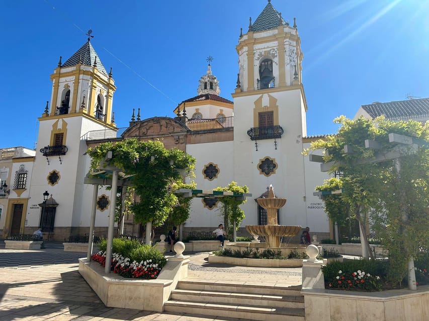 Marbella/Estep. Private VIP-Tour Ronda incl. Tapas & Drinks - Tapas, drinks, and an important price check