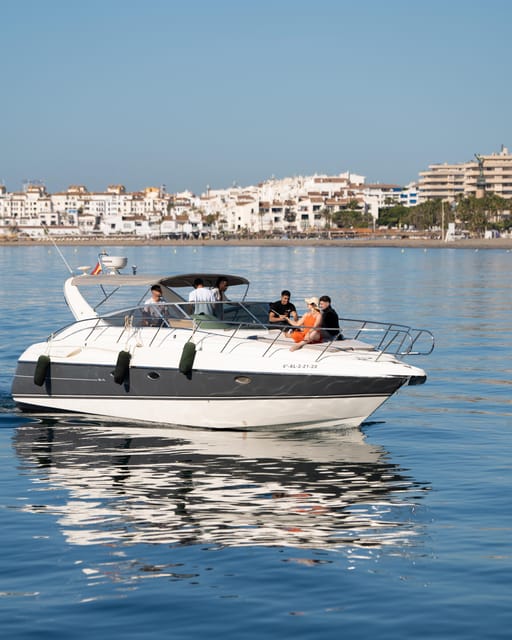 Marbella: Puerto Banús 2-hour luxury catamaran - The swimming stop can last about an hour