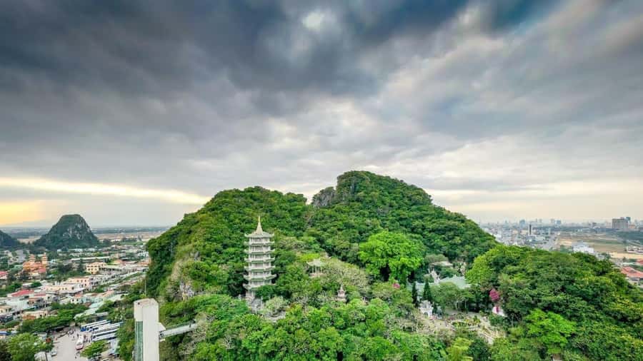 Marble Mountains, Am Phu Cave, Linh Ung Pagoda Luxury Tour - Stone factories and sculpture shops near Marble Mountain