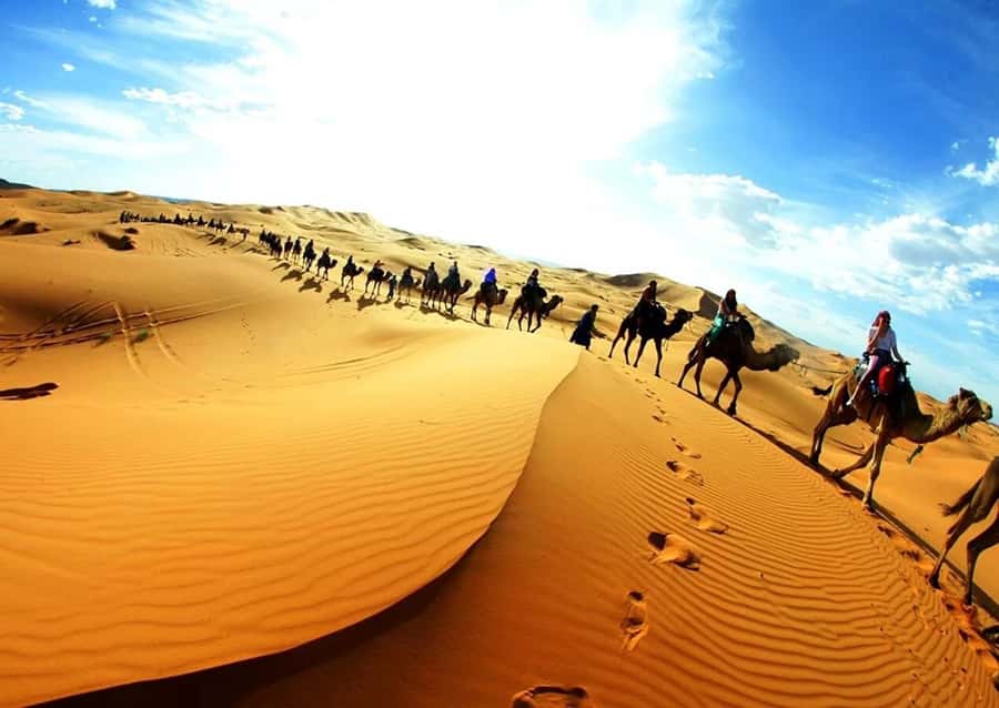 Marrakech: 4-Days Luxury Desert Tour to Fes via Merzouga - Day Two: Todra Gorge, Tinghir, and the Road to Erg Chebbi