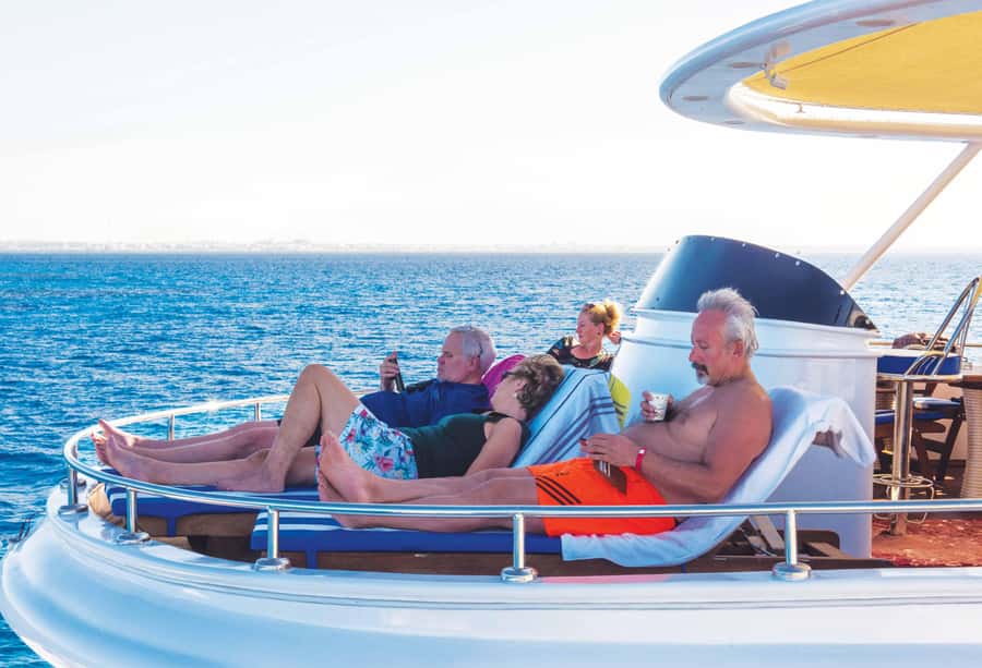 Marsa Alam: Elite vip Turtle bay snorkeling with BBQ Lunch - The second stop at Small Shenwa