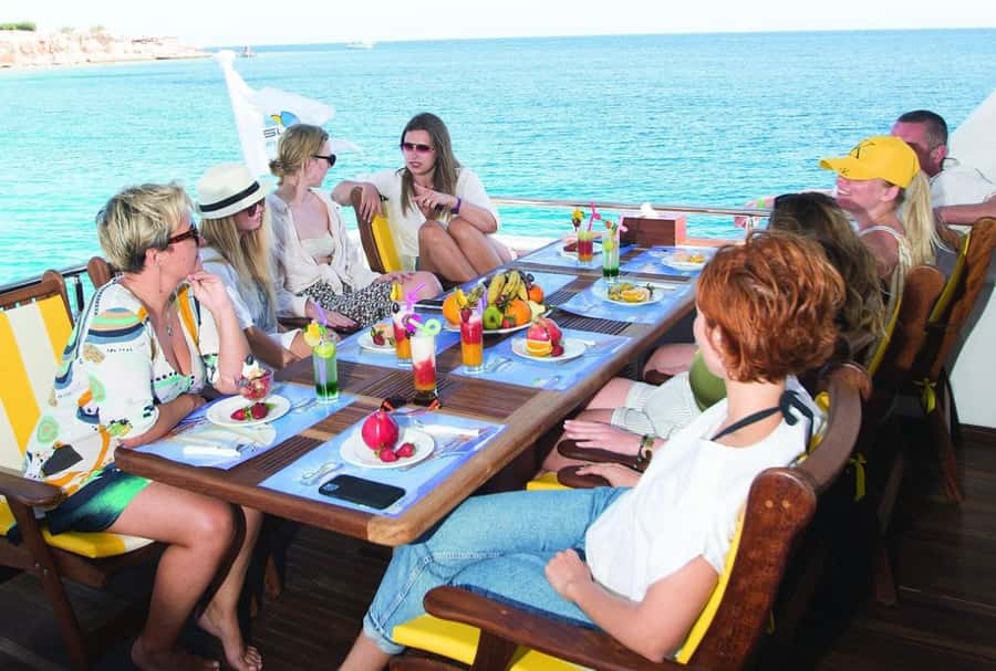 Marsa Alam: Elite vip Turtle bay snorkeling with BBQ Lunch - The early start and the ride to Port Ghalib