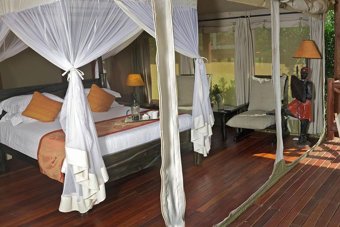 Masai Mara 3 Days Luxury Tented Safari - Arrival in the Mara and the first lion search