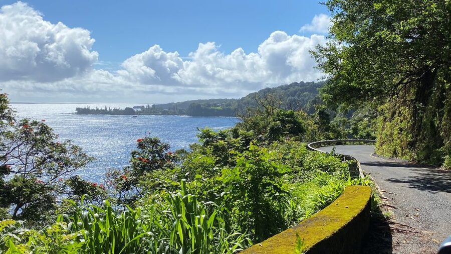 Maui: Road to Hana Private Adventure Tour with Luxury SUV - Why the reverse Road to Hana route works