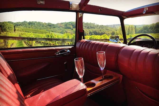 Médoc luxury wine tour aboard a Citroën DS Limousine Convertible - The full-day route to Mouton, Lafite, and Latour