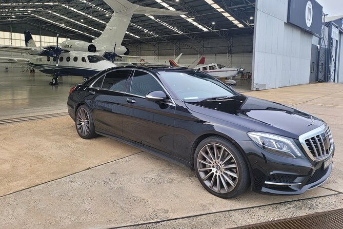 Melbourne Airport Arrival Or Departure Luxury Car Transfers - Key points at a glance