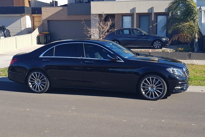 Melbourne Airport Arrival Or Departure Luxury Car Transfers - Drivers who add a little local help